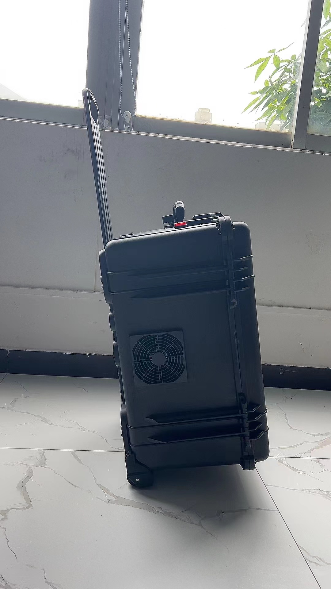 永顺手拉箱型移动通信干扰器